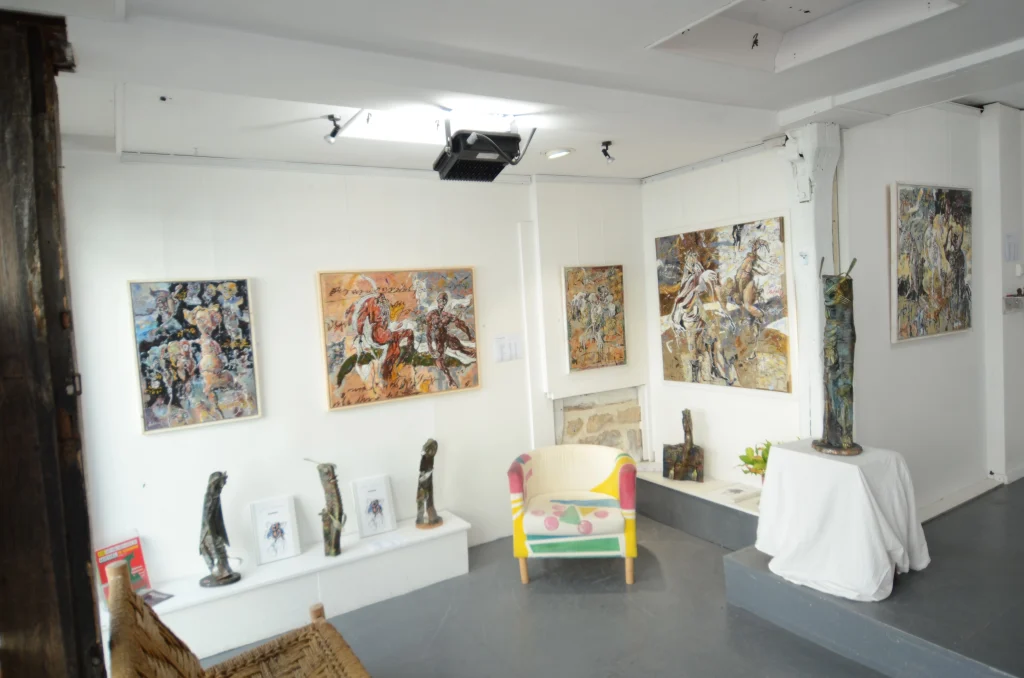 Panorama de la galerie durant l'exposition de Guy Béraud